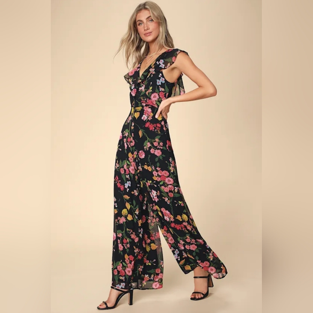 Lulu's Blooming Love Black Floral Print Ruffled Jumpsuit Size Small Graduation